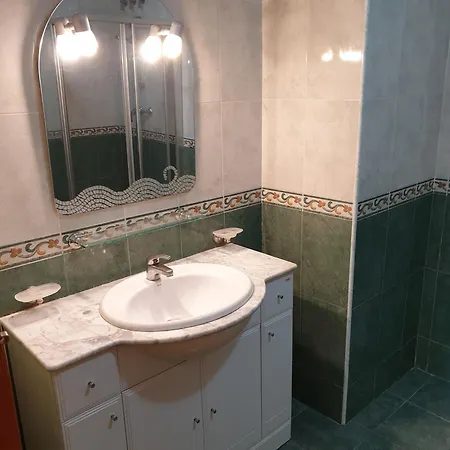 Delightful Spacious 2 Bed In Διαμέρισμα *