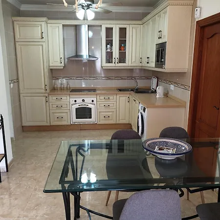 Delightful Spacious 2 Bed In Appartamento